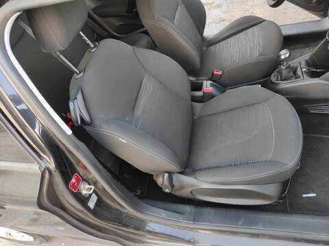 Asiento Delantero Derecho Peugeot 208 ZM01