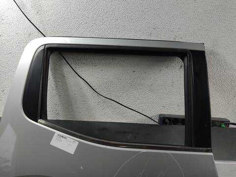 Puerta Trasera Derecha Nissan Navara 190 CV 140KW
