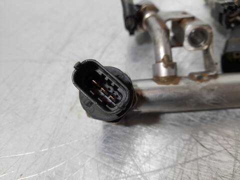 Foto 4ª: Inyectores Ford C Max 1.0 ECOBOOST CAT 125CV 92KW [M1DA] (2012)