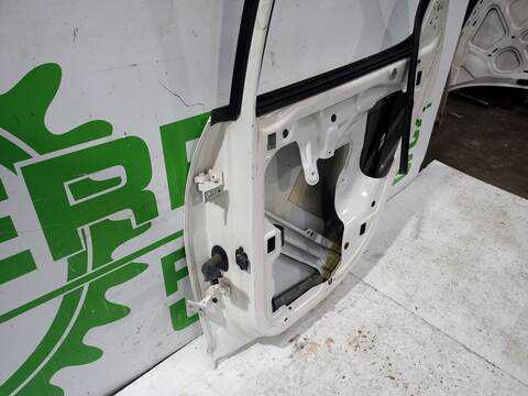 Foto 2ª: Puerta Trasera Derecha Seat Ibiza EMOCION 60CV 44KW [CGPB] (2010)