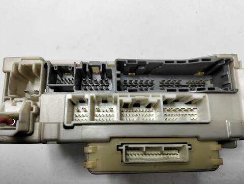 Foto 3ª: Caja Reles Fusibles Lexus GS 4 V8 32V CAT 347CV (2005)