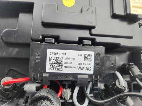 Foto 2ª: Luz Interior Volkswagen Transporter T7 MULTIVAN ST) LIFE EHYBRID [DGEA] (2022)