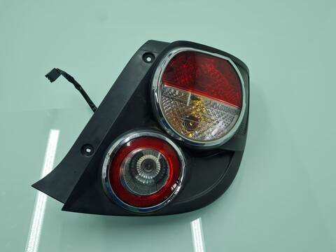 Piloto Trasero Derecho Chevrolet Aveo LT HATCHBACK BERLINA 95CV 70KW