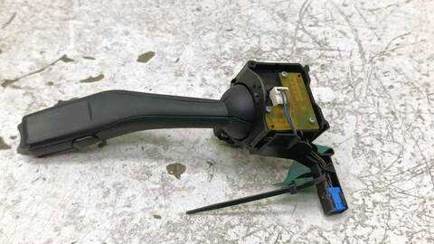 Foto 3ª: Mando Multifuncion Volkswagen Golf 1.9 TDI 105CV 77KW [BLS] (2021)