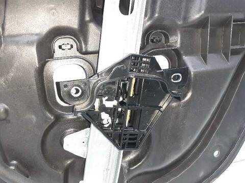Foto 3ª: Elevalunas Eléctrico Delantero Izquierdo Mazda CX3 2.0 G CAT 121CV 89KW [PE] (2019)