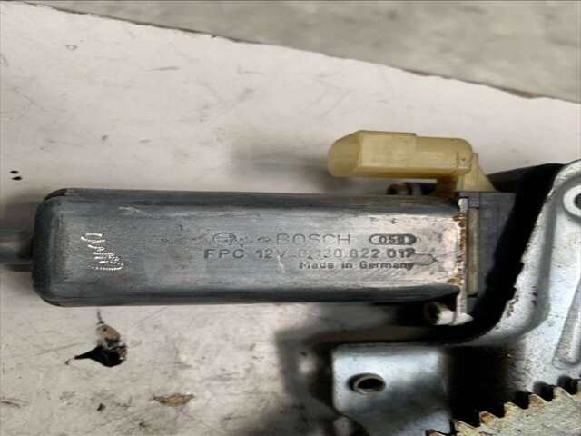 Foto 3ª: Elevalunas Eléctrico Delantero Derecho Toyota Yaris 1.3 0CV [2SZ-FE] (2003)