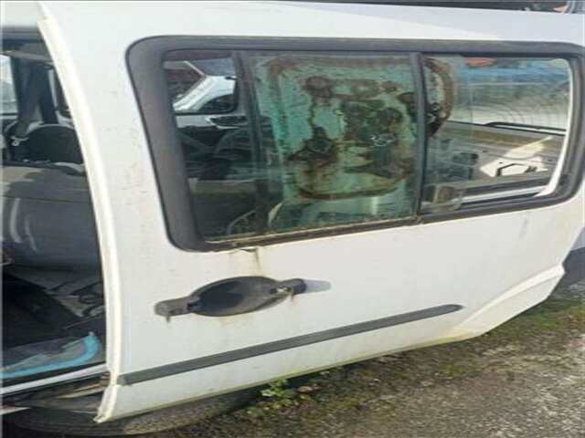 Foto 2ª: Puerta Lateral Corredera Izquierda Fiat Doblo 1.9 JTD 105CV 77KW 223A6000 [182 B9.000]