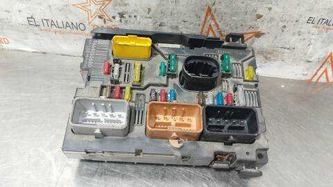 Foto 4ª: Caja Reles Fusibles Citroen C4 EXCLUSIVE PICASSO 136CV 100KW [RHJ] (2006)