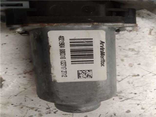 Foto 3ª: Elevalunas Eléctrico Trasero Derecho Nissan Qashqai 2.0 TEKNA [2.0 LTR. - 104 KW 16V CAT]