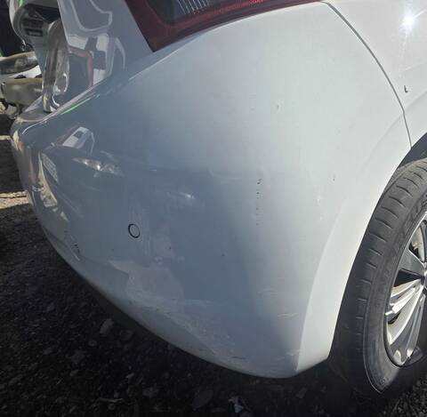 Foto 3ª: Paragolpes Trasero Peugeot 208 STYLE 82CV 60KW (2019)