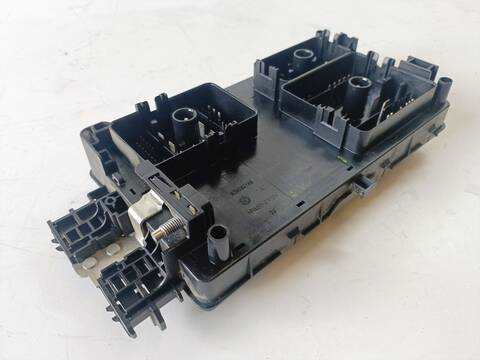 Foto 2ª: Caja Reles Fusibles Opel Insignia BERLINA (2008)