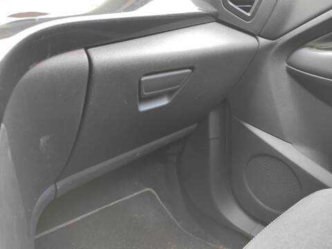 Guantera Ford Kuga M8MD