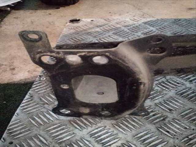 Foto 2ª: Refuerzo Paragolpes Delantero Volkswagen Golf SPORTLINE BERLINA 105CV 77KW [BKC] (2004)