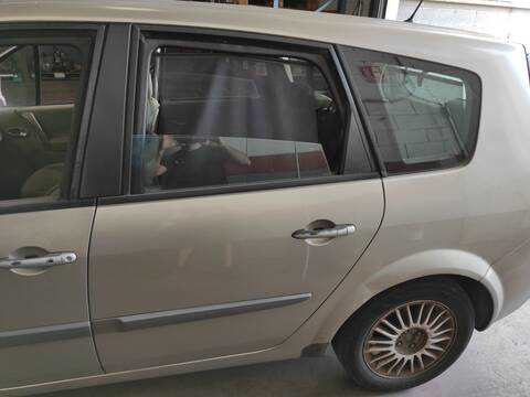 Puerta Trasera Izquierda Renault Scenic F9Q804 JM)