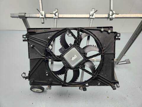 Foto 2ª: Electroventilador Toyota Rav4 PLUG-IN HYBRID 4X4 ADVANCE 306CV [A25A] (2022)