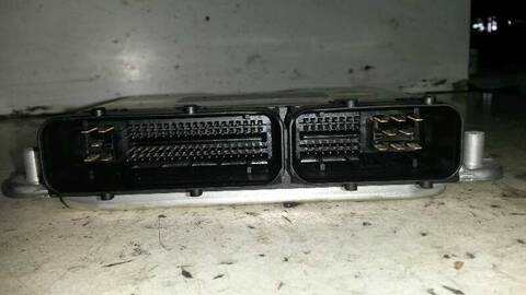 Foto 2ª: Centralita Motor ECU Volkswagen Passat 1.9 TDI BERLINA 130CV 96KW [AVF] (2001)
