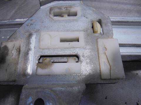 Foto 4ª: Elevalunas Manual Trasero Derecho Suzuki Vitara 2.0 HDI LARGO LUJO 87CV 64KW [RHY] (2002)