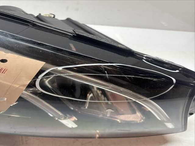 Foto 3ª: Faro Derecho Mercedes Clase E 220 W212) [OM654.920] (2018)