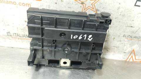 Foto 2ª: Caja Reles Fusibles Citroen C4 EXCLUSIVE PICASSO 136CV 100KW [RHJ] (2006)