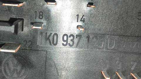 Foto 4ª: Caja Reles Fusibles Volkswagen Golf ADVANCE 140CV 103KW [CFFB] (2010)