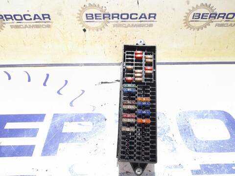 Foto 2ª: Caja Reles Fusibles Volkswagen Caddy 1.9 TDI AUT. 105CV [BLS] (2003)