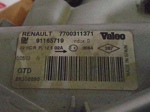Foto 3ª: Faro Izquierdo Renault Trafic 6 - PLAZAS ACRISTALADO PARCIAL COMBI CORTO 101CV 74KW