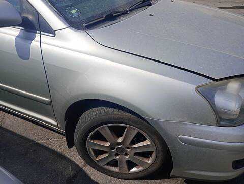 Aleta Delantera Derecha Toyota Avensis 1.8 SOL 129CV 95KW