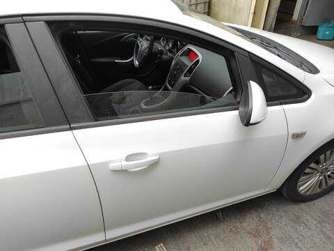 Puerta Delantera Derecha Opel Astra A17DTS BERLINA