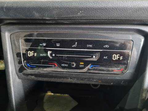 Foto 4ª: Mando Climatizador Volkswagen Tiguan LIFE 122CV 90KW [DTRC] (2021)