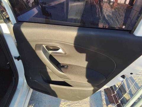 Foto 2ª: Tapizados Cartoneras Volkswagen Polo 1.6 TDI 90CV 66KW [CAY] (2012)