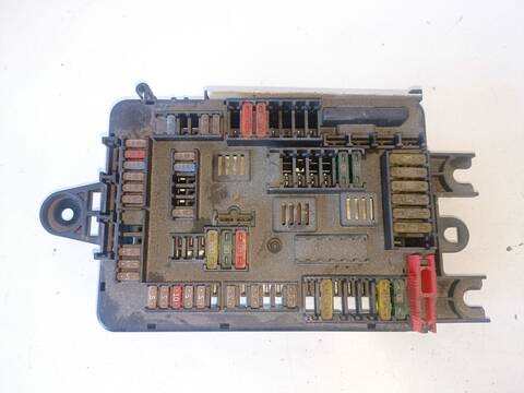 Foto 1ª: Caja Reles Fusibles Bmw Serie 3 315 320 D 184CV (2011)