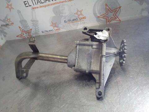 Foto 2ª: Bomba de Aceite Mercedes Clase C 160 C 220 T CDI 203.206) 143CV 105KW FAMILIAR [OM611962] (2001)