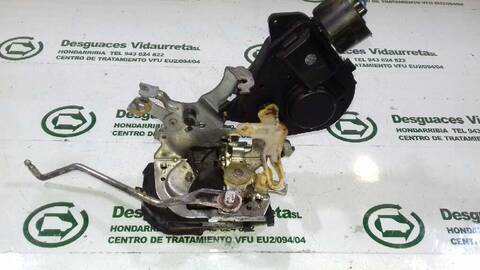 Foto 3ª: Cerradura Puerta Trasera Derecha Toyota Rav4 2.0 TD CAT 116CV 85KW [1CDFTV] (2001)