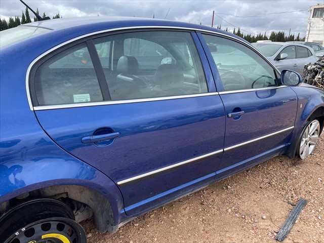 Foto 3ª: Puerta Trasera Derecha Skoda Superb 2.0 TDI 140CV [BKD] (2008)