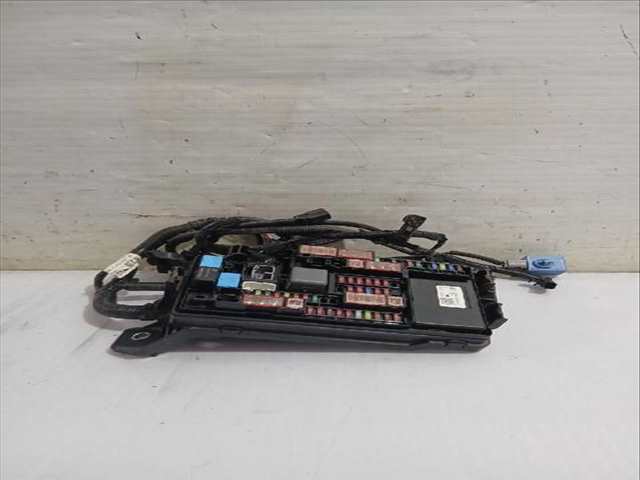 Caja Reles Fusibles Toyota Corolla 1.8 HYBRID ZWE211) 122CV