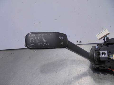 Foto 3ª: Mando Multifuncion Seat Leon 1.2 TSI 110CV 81KW [CYV] (2015)