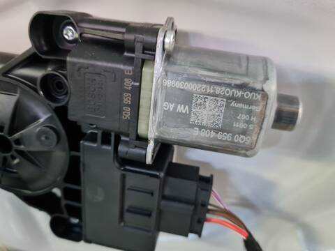 Foto 2ª: Elevalunas Manual Trasero Derecho Skoda Superb ACTIVE 150CV 110KW [DTSB] (2023)
