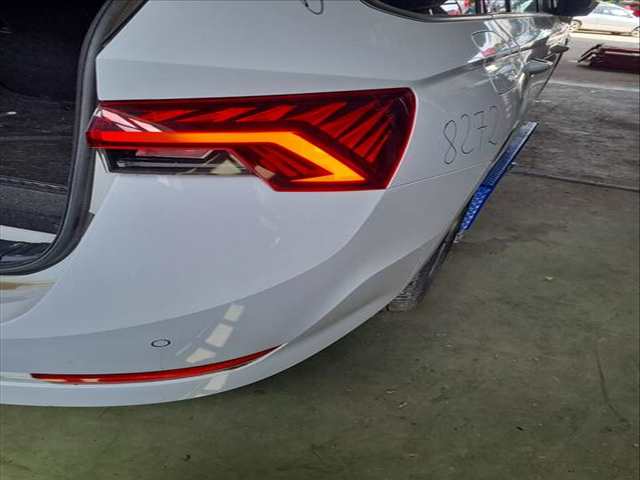 Foto 2ª: Piloto Trasero Derecho Skoda Octavia AMBITION 150CV [DTTS] (2022)