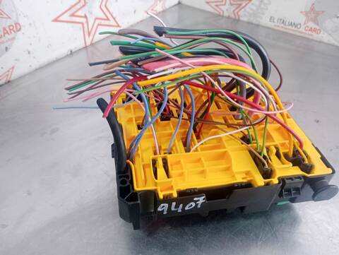 Foto 4ª: Caja Reles Fusibles Peugeot Expert ASPHALT STANDARD 119CV 88KW FURGON [YHV] (2023)