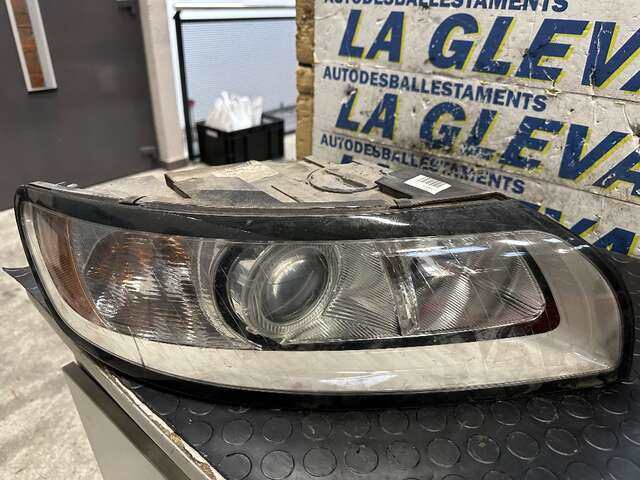 Foto 3ª: Faro Derecho Volvo S40 2.000 HDI 136CV/100KW 0CV [D4204T] (2010)
