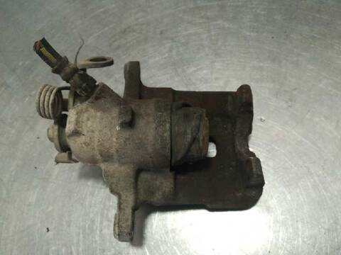 Foto 2ª: Pedal Embrague Renault Trafic L1H1 CAJA CERRADA CORTO 101CV 74KW [F9Q-760] (2004)