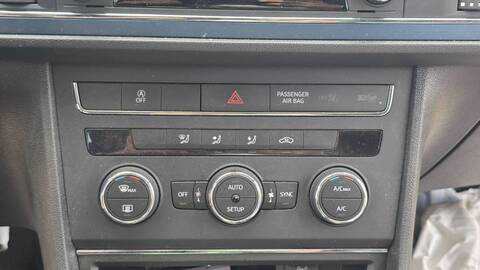 Foto 1ª: Mando Climatizador Seat Leon STYLE CONNECT 110CV 81KW (2017)