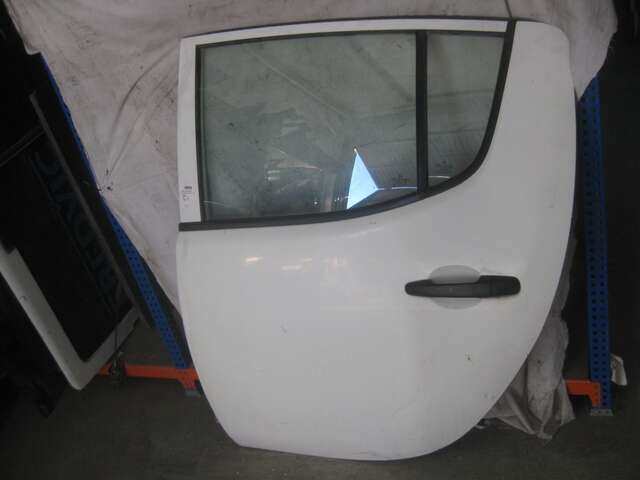 Foto 2ª: Puerta Trasera Izquierda Mitsubishi L200 2.5DID [4D56] (2006)