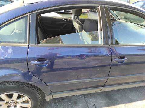 Puerta Trasera Derecha Volkswagen Passat ALT BERLINA