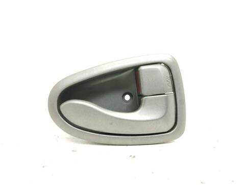 Maneta Interior Delantera Derecha Hyundai Accent 1.3 CAT 86CV 63KW