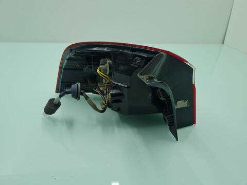 Foto 4ª: Piloto Trasero Derecho Kia Rio 1.2 CAT 84CV 62KW [DOHC] (2015)