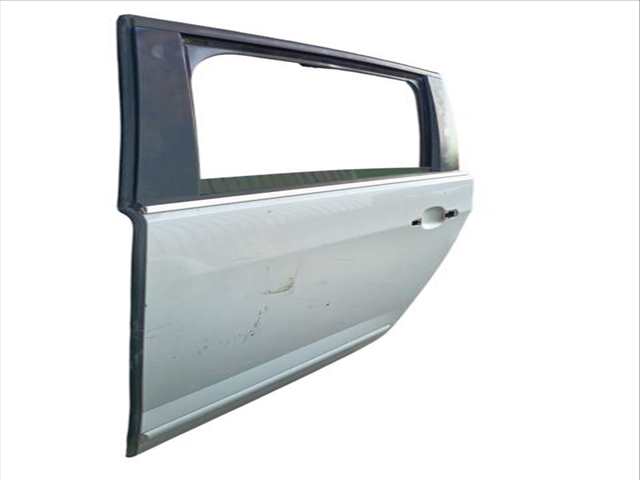 Foto 3ª: Puerta Trasera Izquierda Peugeot 5008 1.6 BLUEHDI 120 (2009)