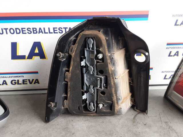 Foto 2ª: Piloto Trasero Derecho Opel Zafira 1.6 16V 105CV 0CV [Z16XE1] (2008)