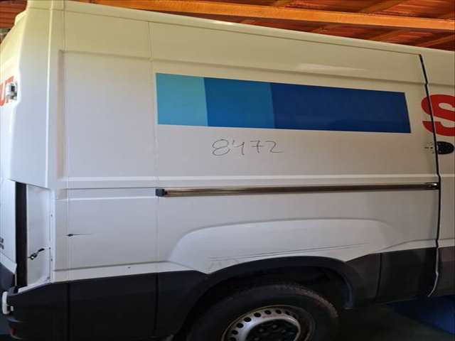 Foto 1ª: Aleta Trasera Derecha Iveco Daily NATURALPOWER 35S14 35C14 40C14 50C14 60C14 65C14 ... 136CV 100KW FURGONETA [F1CFA401C] (2021)