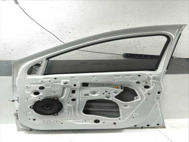 Foto 3ª: Puerta Delantera Derecha Dacia Duster 1.0 TCE 91 CV 67KW [H4D470] (2023)